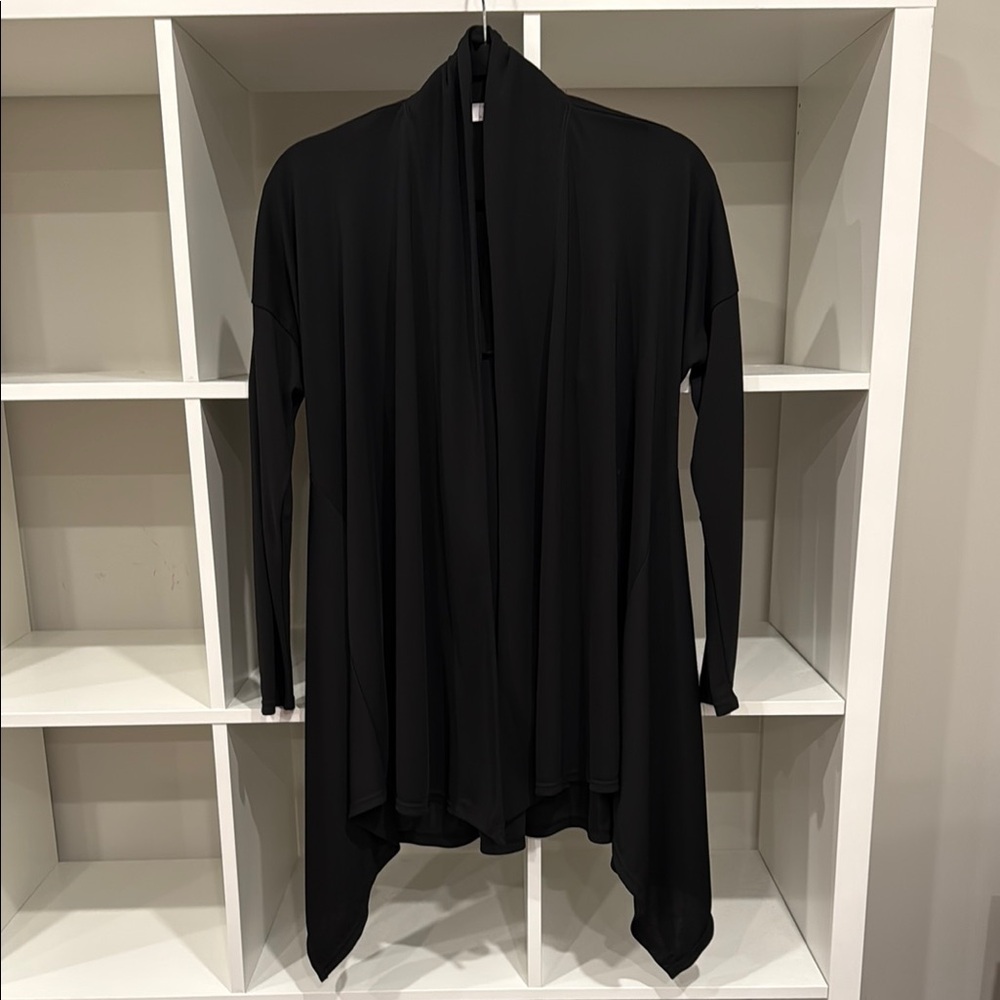 Excellent condition: Natori black polyester cardigan, size XS